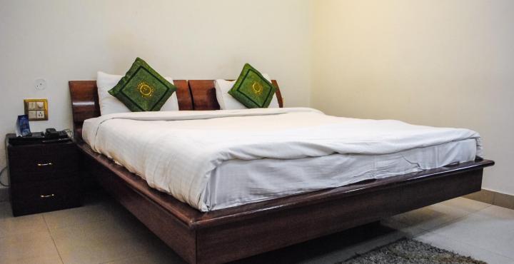 Hotel Shanta Inn
